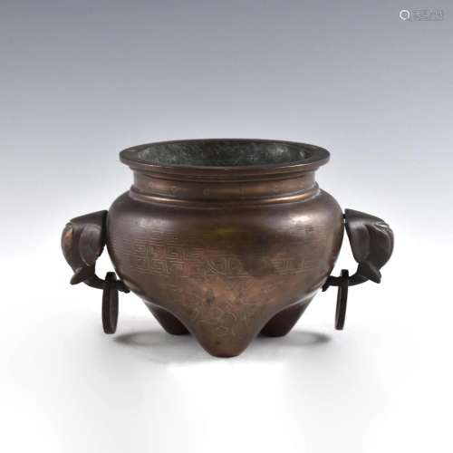 CHINESE BRONZE TRIPOD CENSER WITH RING HANDLES