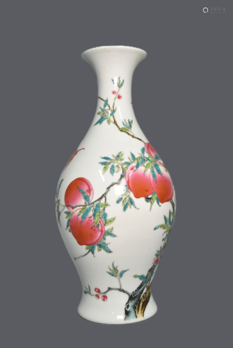 橄榄型桃纹瓶