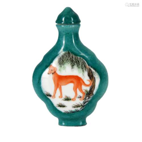 Qing, Kangxi A Famille-Rose Porcelain Snuff Bottle