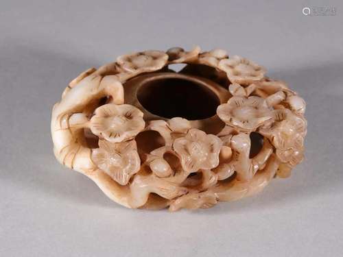 A Carved Jade Pen Wash With Dragon Pattern