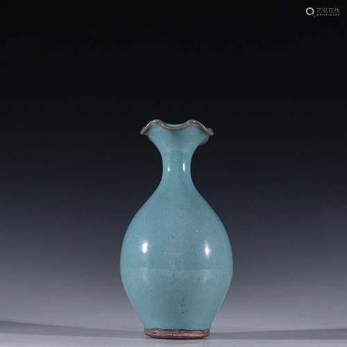 A Delicate 'Jun' Vase