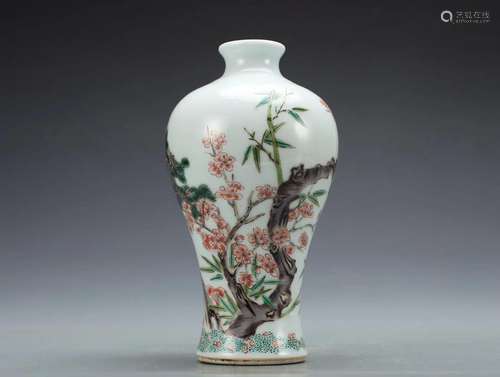 A Delcate Wucai Plum Vase