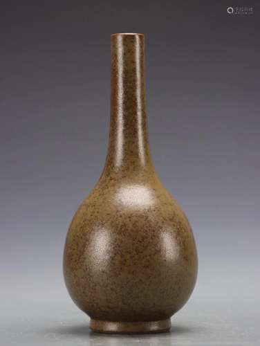 A Fine Teadust-glazed Vase