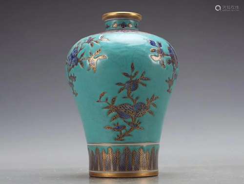 A Fine Turquoise-glazed Vase With Flower Pattern