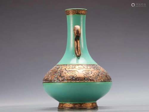 A Fine Turquoise-glazed Vase