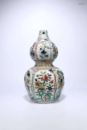 A Blue And White Wucai Gourd-Shaped Vase