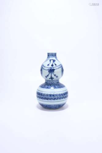 A Blue And White Gourd-Shaped Vase