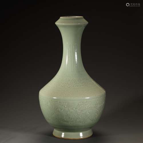 Longquan kiln flower garlic bottle