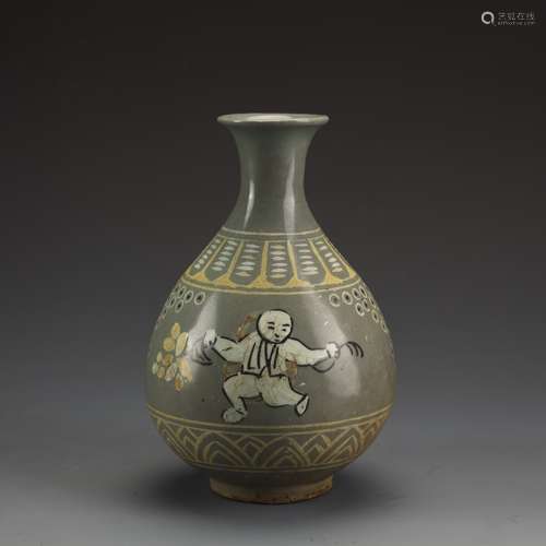 Ancient Korean porcelain jade spring bottle