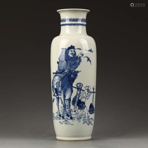 Blue and white Zhong Kui figure bottle