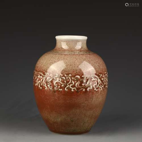 Cowpea red carved vase