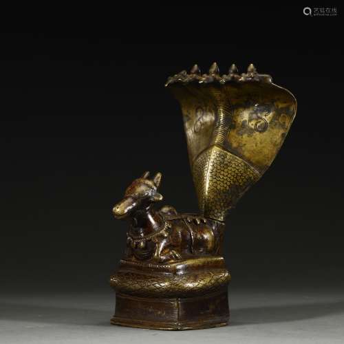 Ancient bronze dharma vessel