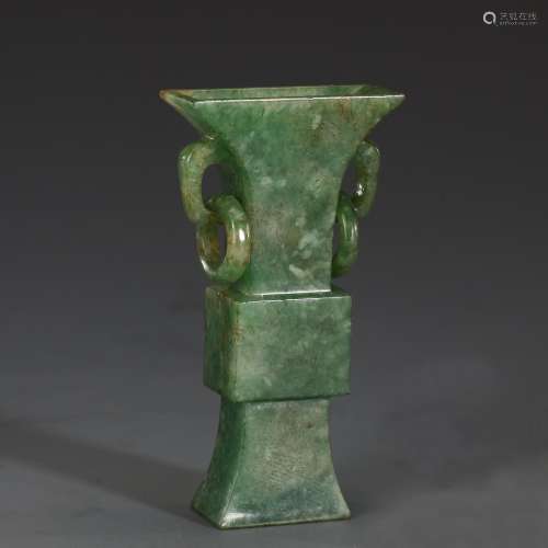 Jadeite flower vase in Qing Dynasty