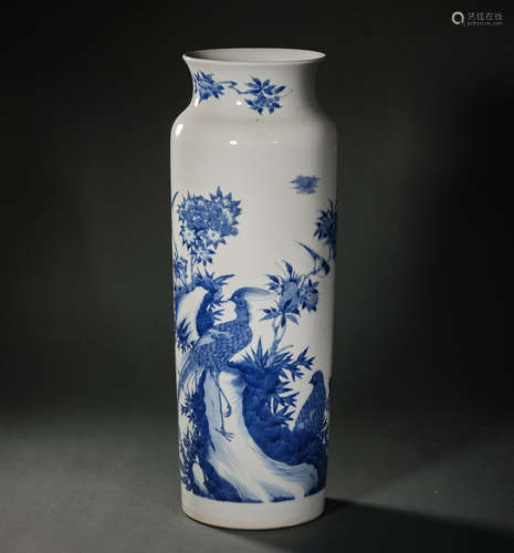 A Blue and White Bird Pattern Porcelain Vase