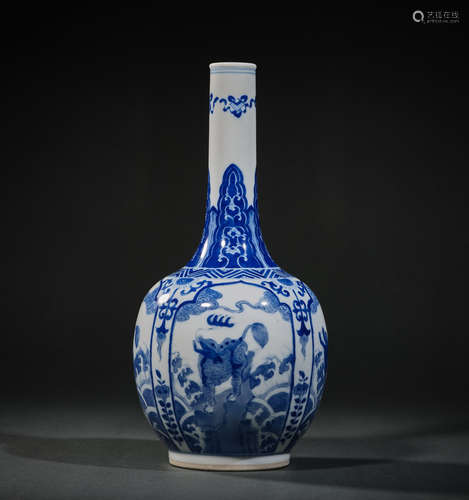 A Blue and White Beast Pattern Porcelain Vase