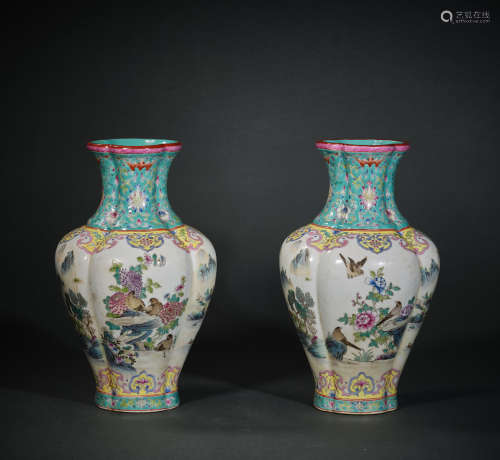 A Pair of Bird with Flower Porcelain Vase