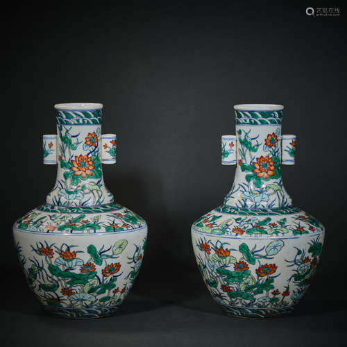 A Pair of Doucai Flower Pattern Porcelain Vase