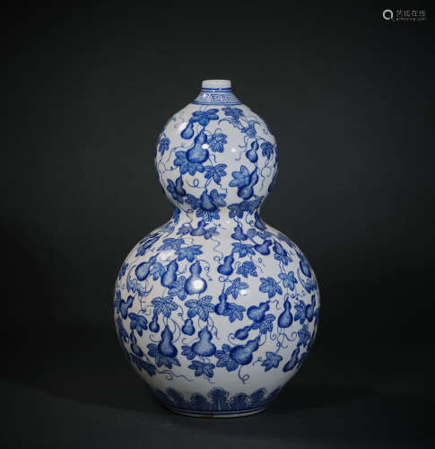 A Blue and White Gourd Pattern Porcelain Vase