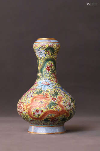 A Famille Rose Dragon Pattern Porcelain Vase