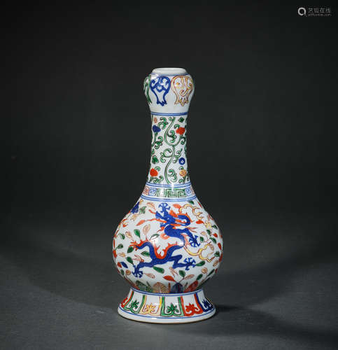 A Wucai Dragon with Phoenix Pattern Porcelain Vase