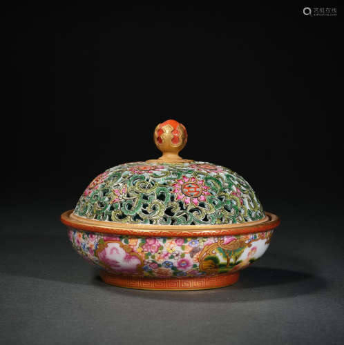 A Famille Rose Flower Pattern Porcelain Incense Burner