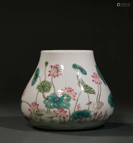 A Famille Rose Lotus Flower Pattern Porcelain Vase