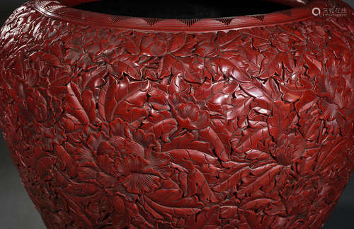 A Flower Pattern Red Lacquerware Jar