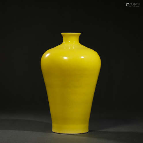 A Yellow Glazed Porcelain Vase