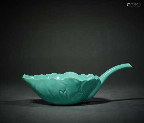 A Green Turquoise Glazed Leaf Shape Porcelain Cup