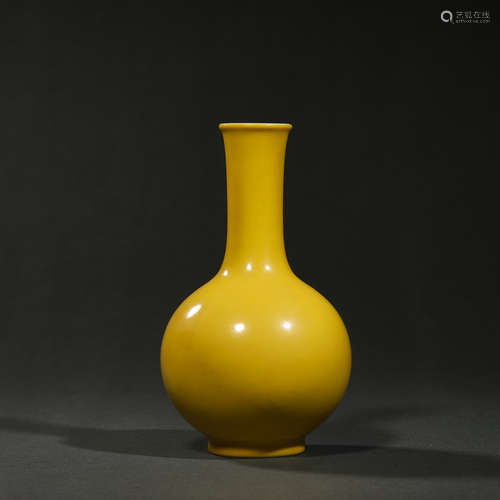 A Yellow Glazed Porcelain Vase