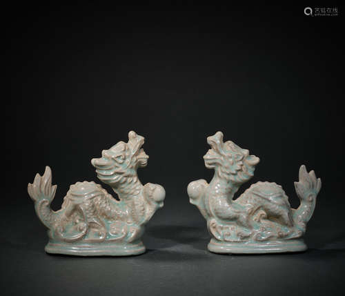 A Pair of Glazed Dragon Porcelain Figure