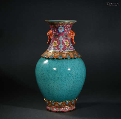 A Movable Famille Rose Turquoise Base Porcelain Vase