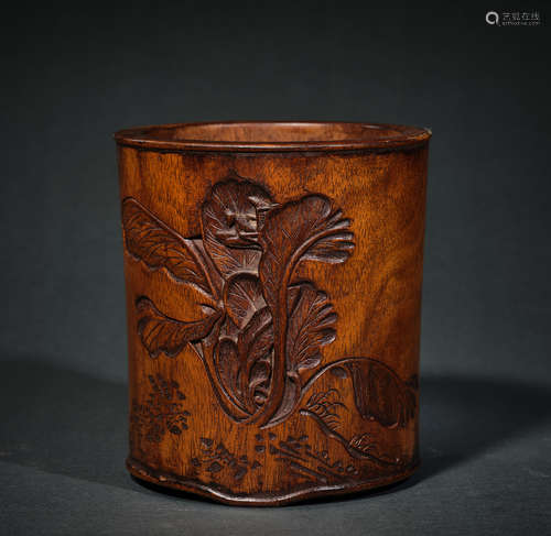 A Boxwood Flower Pattern Brush Pot