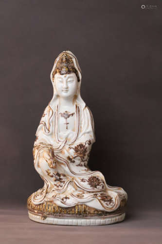 An Red in Glazed Porcelain Guanyin Statue