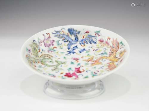 A 19TH CENTURY CHINESE FAMILLE ROSE PHOENIX DISH