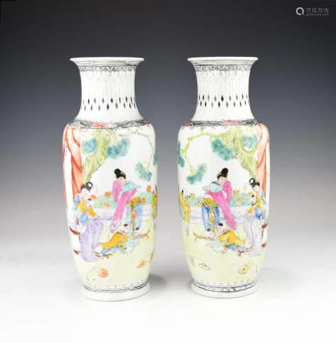 A PAIR OF VINTAGE CHINESE FAMILLE ROSE VASES