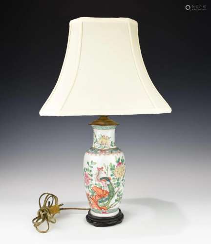 A 19TH CENTURY CHINESE FAMILLE ROSE VASE TABLE LAMP