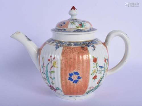 A VERY RARE 18TH CENTURY WORCESTER PORCELAIN TEAPOT AND COVE...