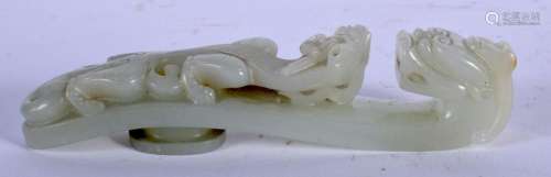 A GOOD 18TH/19TH CENTURY CHINESE CARVED GREENISH WHITE JADE ...