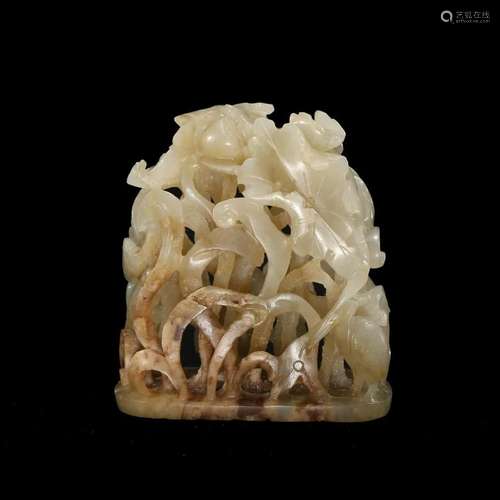 A WHITE JADE INCENSE BURNER COVER