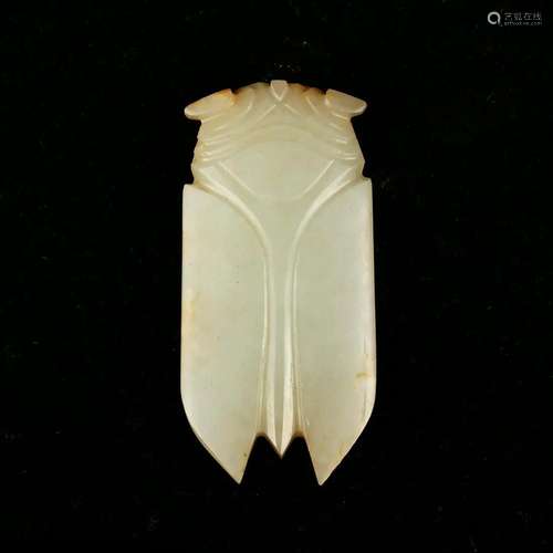 A WHITE JADE CICADA