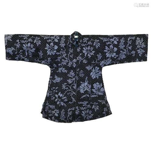 A BLACK-GROUND EMBROIDERED FLORAL ROBE