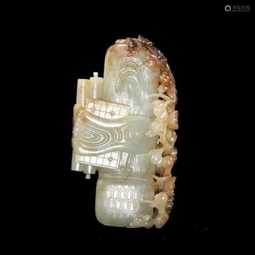 A WELL-CARVED WHITE JADE PENDANT