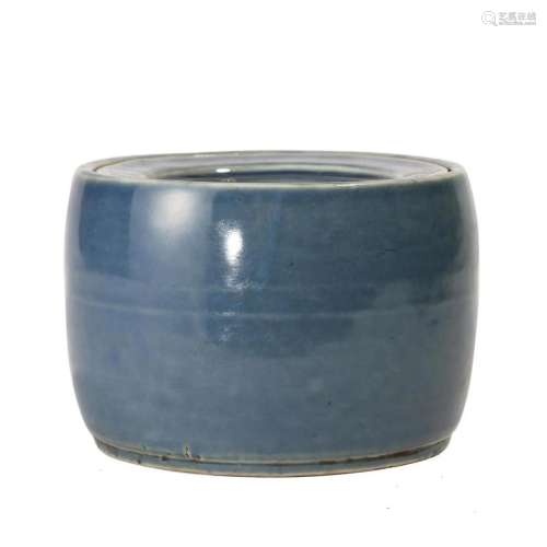 A BLUE-GLAZED BOX WITH COVER