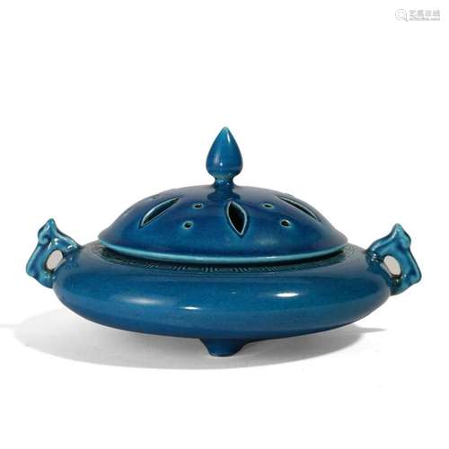 A BLUE-GLAZED INCENSE BURNER