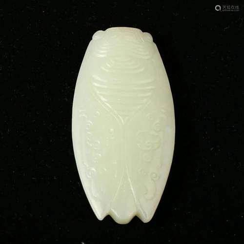 A WHITE JADE CICADA