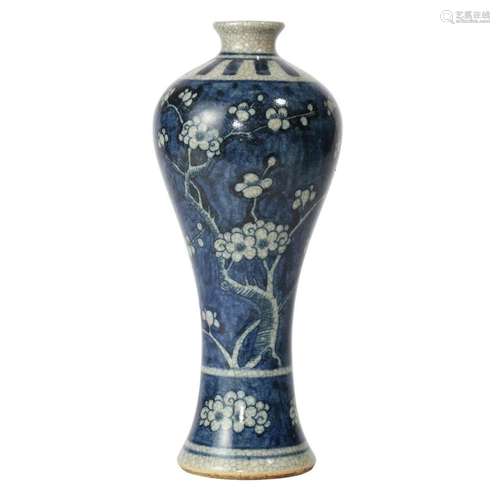 A BLUE AND WHITE MEIPING