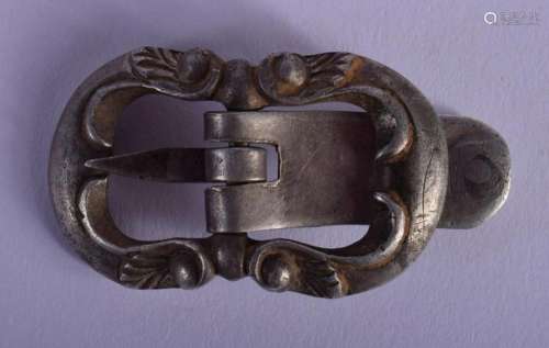 AN EARLY 18TH CENTURY EUROPEAN SILVER BUCKLE C1680 to 1720 d...