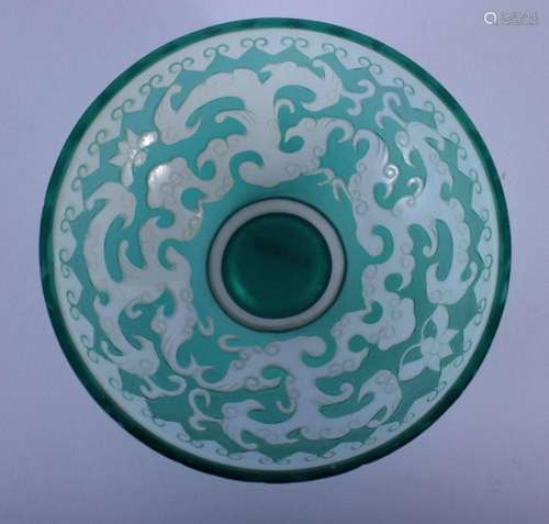 A FINE 19TH CENTURY CHINESE PEKING GLASS CAMEO CUT BOWL Qing...