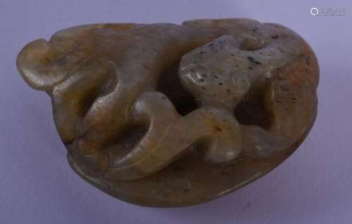 A SMALL 19TH CENTURY CHINESE CARVED JADE TOGGLE Qing, overla...